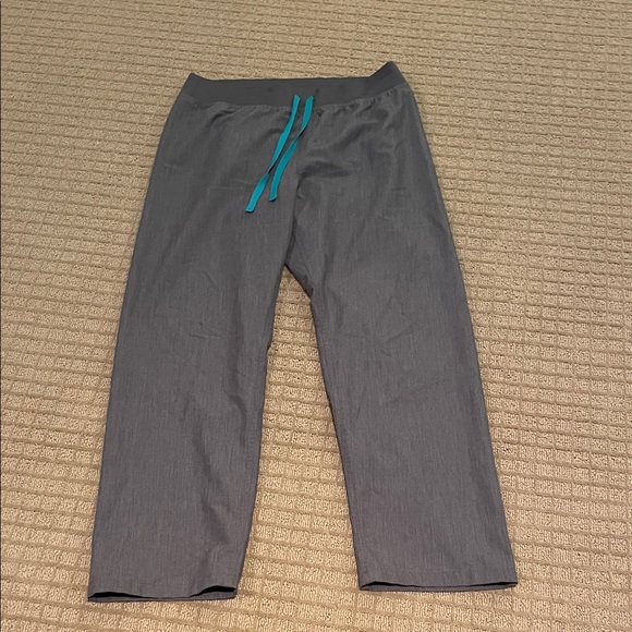 Figs Technical Collection Gray Pants - Picture 1 of 3
